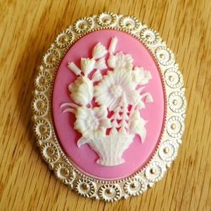 VINTAGE 70'S WESTERN GERMANY BROOCH PINK , RAISED FLORAL BASKET OF FLOWERS
